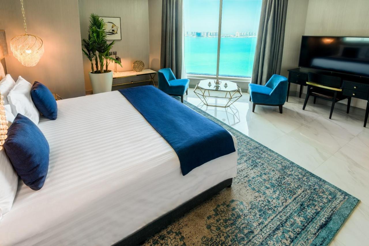Centara West Bay Hotel & Residences Doha Exteriör bild Deluxe Room