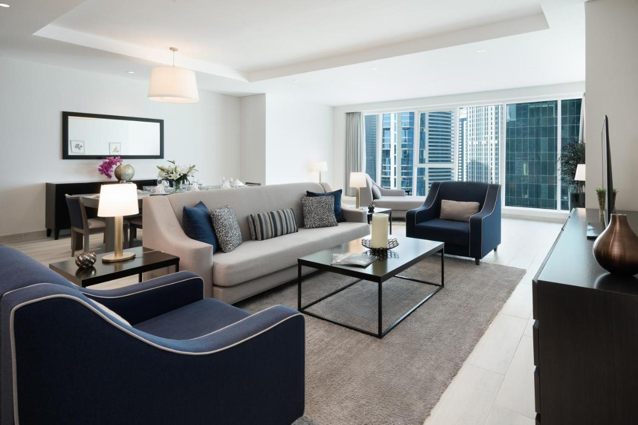 Centara West Bay Hotel & Residences Doha Exteriör bild Living room