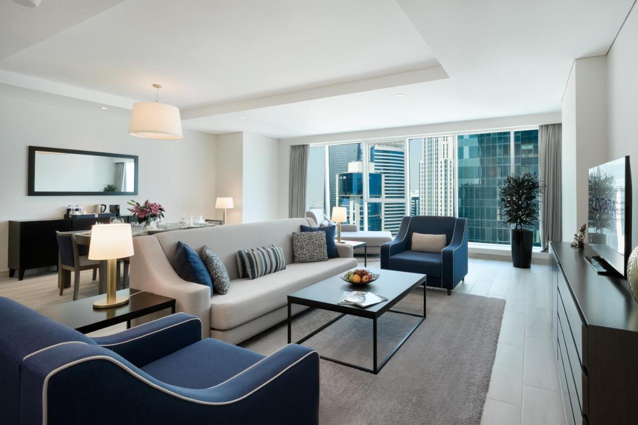 Centara West Bay Hotel & Residences Doha Exteriör bild A living room in a typical apartment